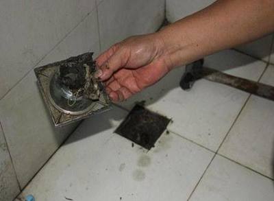 下水道反復堵塞怎么辦？三個小妙招不花錢就能輕松疏通